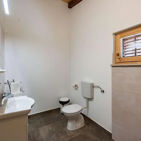 House Demetra * Tinjan
