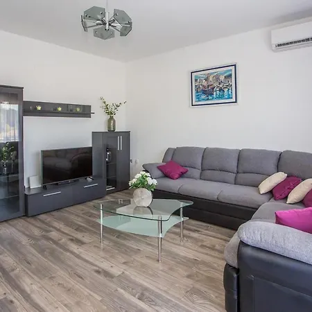House Demetra Holiday home