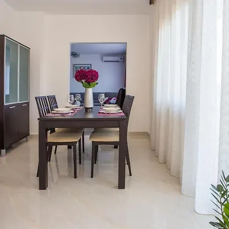 House Demetra בית נופש