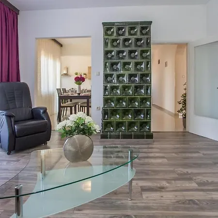 House Demetra * Tinjan
