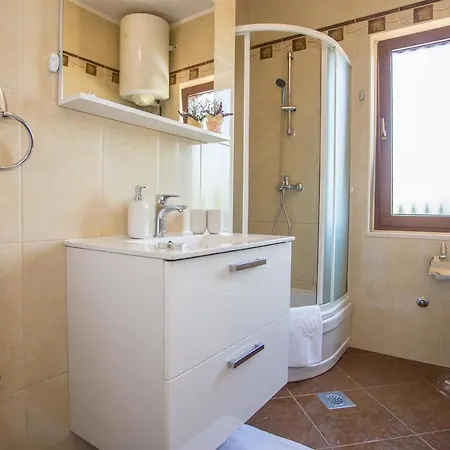 House Demetra בית נופש Tinjan